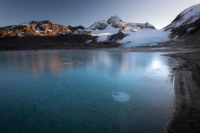 Lac devant le glacier Lac devant le glacier